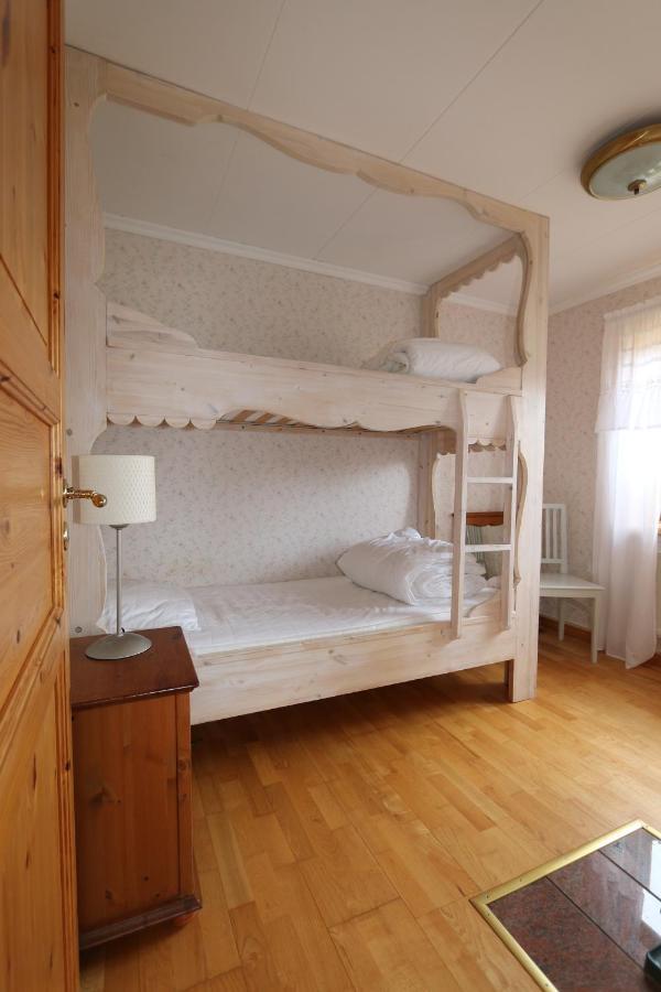 Ratt O Roder Stugby & Konferens Villa Djuras Bagian luar foto