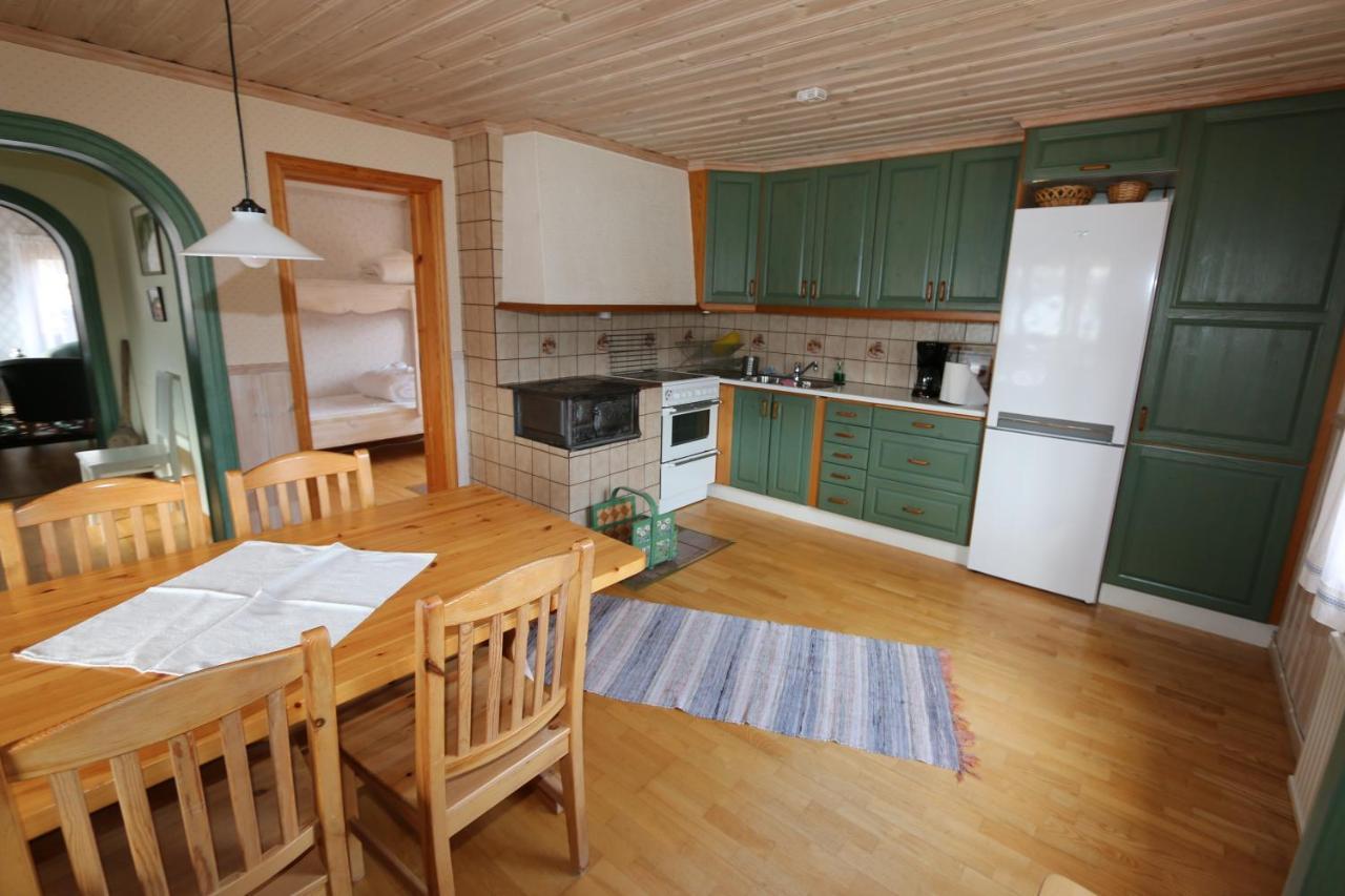 Ratt O Roder Stugby & Konferens Villa Djuras Bagian luar foto