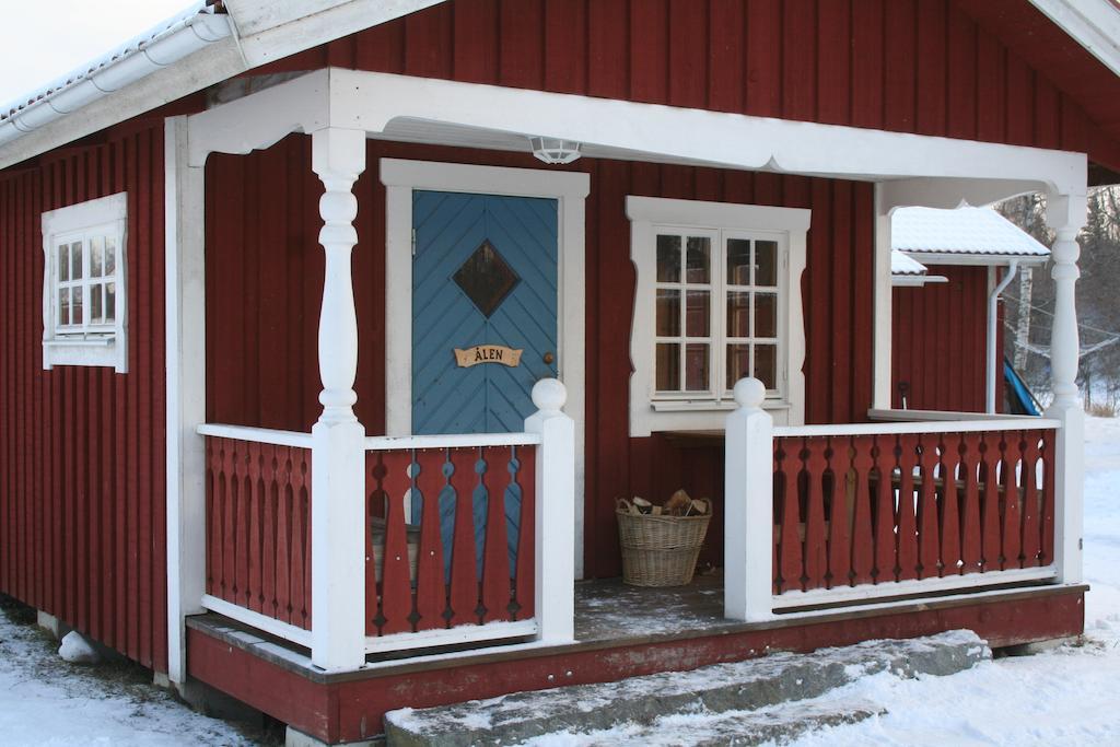 Ratt O Roder Stugby & Konferens Villa Djuras Bagian luar foto