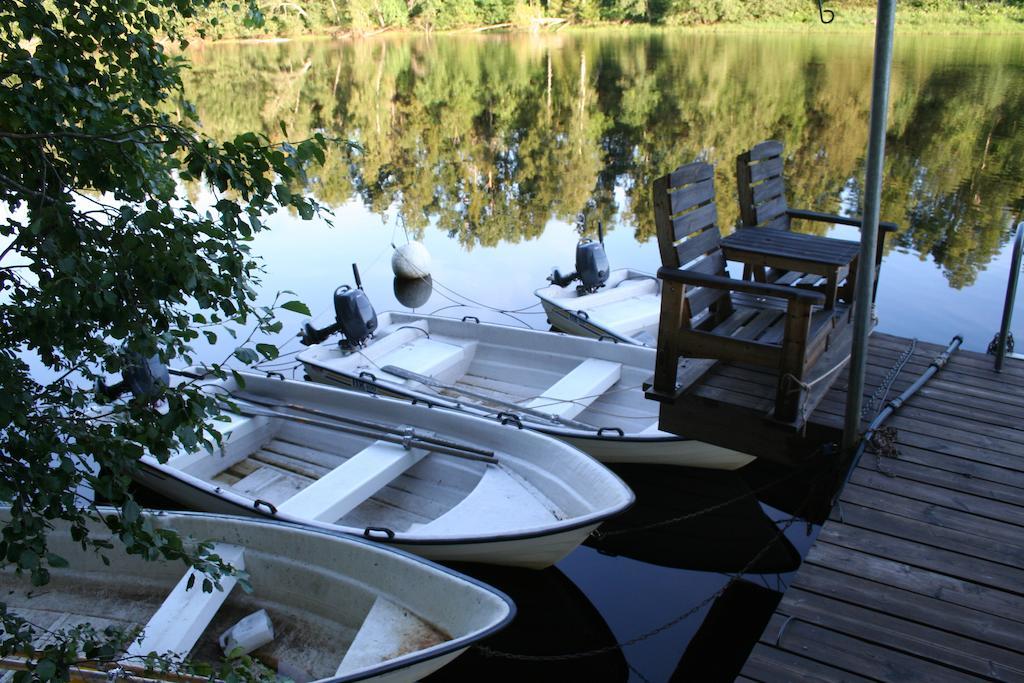 Ratt O Roder Stugby & Konferens Villa Djuras Bagian luar foto